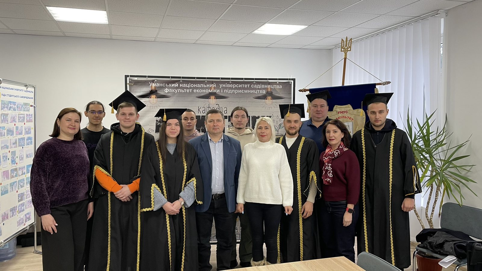 ВІТАЄМО МАГІСТРІВ МАРКЕТИНГУ З УСПІШНИМ ЗАХИСТОМ КВАЛІФІКАЦІЙНИХ РОБІТ!