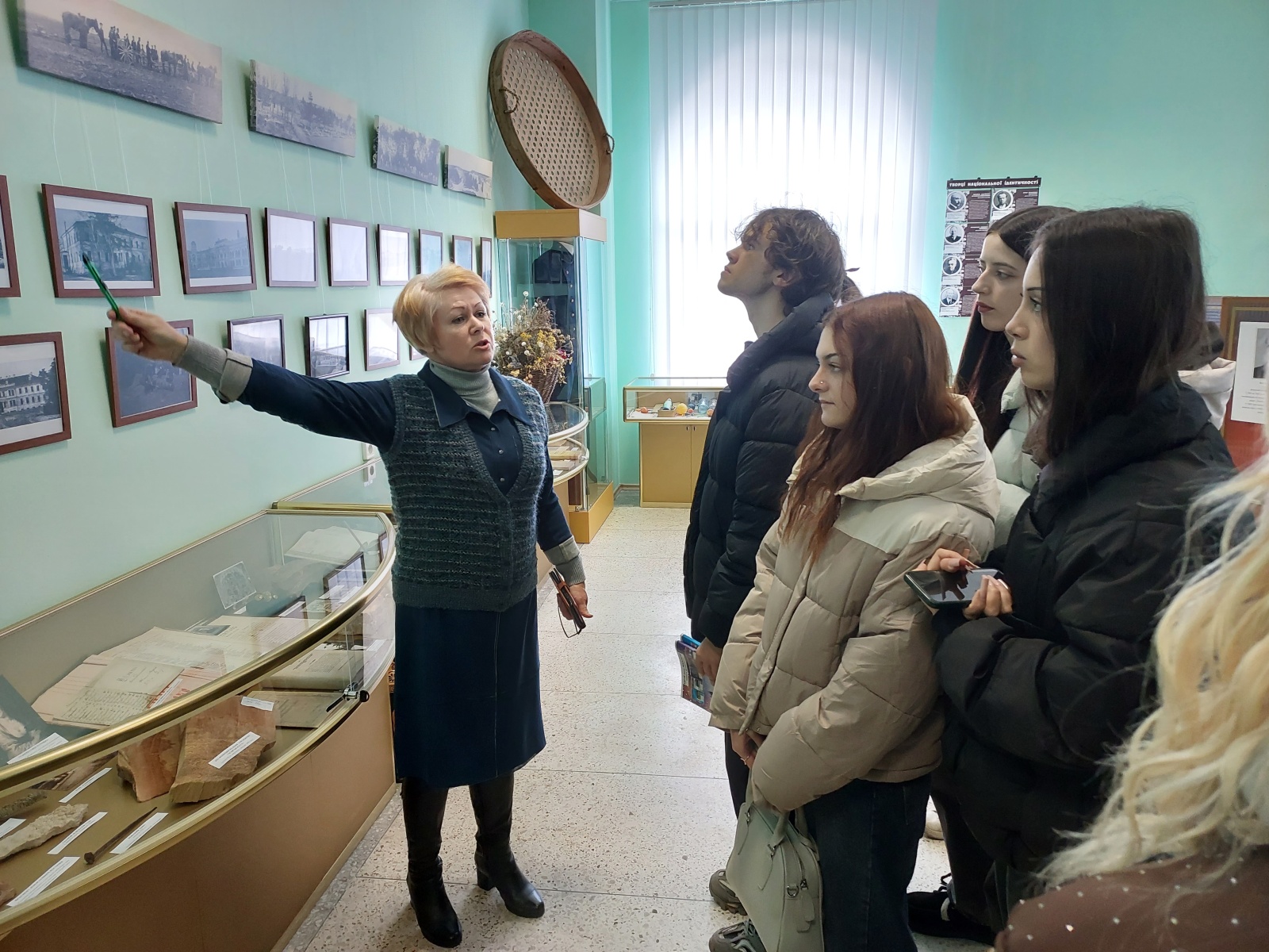 У СВІТ ЗНАНЬ ТА ІСТОРІЇ: МАРКЕТОЛОГИ ВІДВІДАЛИ БІБЛІОТЕКУ УНУ